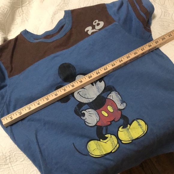 Disneyland resort Mickey shirt - Picture 7 of 7